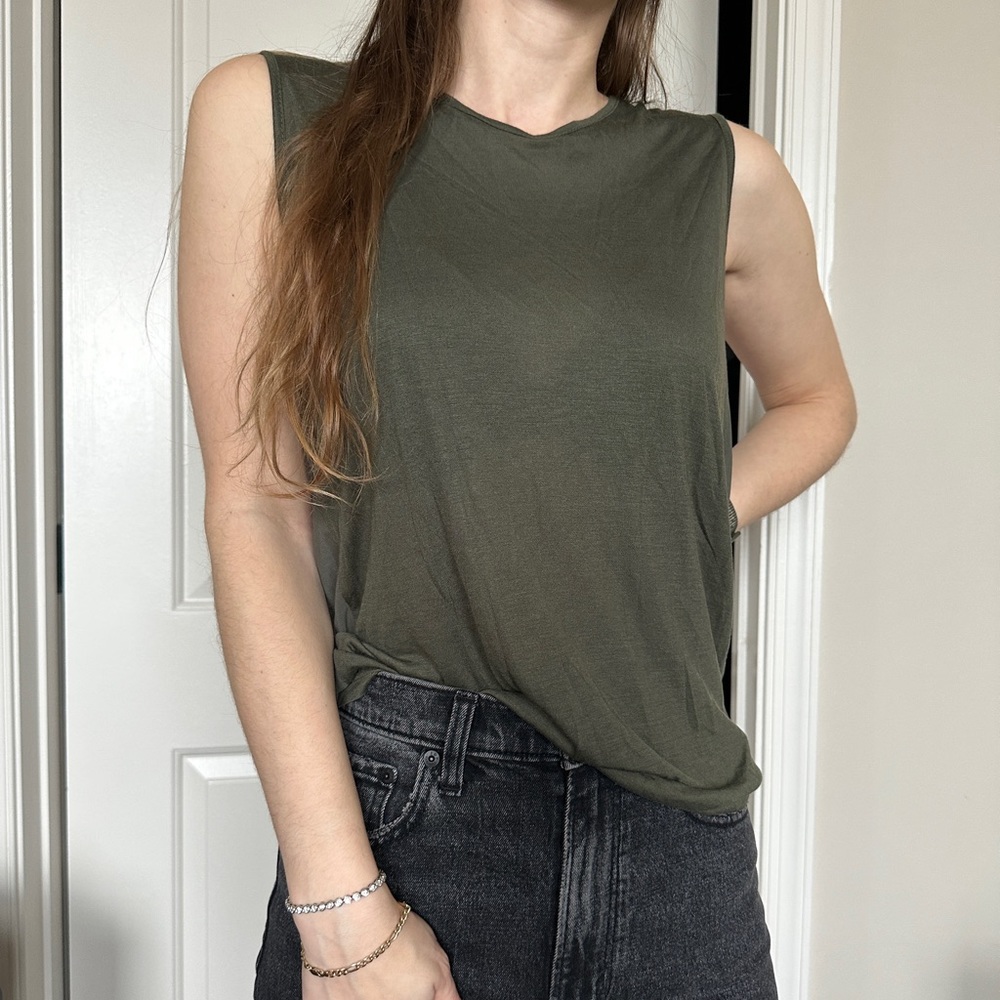 NWOT dynamic Zara top!